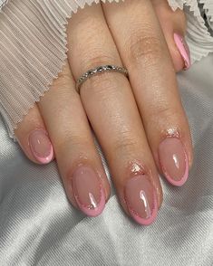 Esthetician Nail Ideas, Simple Rounded Nails, Nails Francesa, Textured French Tip Nails, Cool French Nails, Ideas Uñas, French Tip Manicure Ideas, Nails With Design Ideas, Wedding Nails Ideas