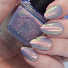 Iredesent Nails Short, Irisdecent Nails, Opalite Nails, Cute Short Natural Nails, Holographic Chrome Nails, Opalescent Nails, Holographic Nail Designs, Carnival Nails