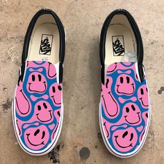 Get trippy with these custom slip on black vans. We buy each pair of shoes BRAND NEW. Each pair is made to order, please make sure you put in the correct shoe size before you check out. The ink is permanent and will never come off, fade away, or peel off. Made in the USA. This price includes everything: shoes and artwork. Each pair of shoes is made-to-order and takes 2-3 weeks to ship usually. Because the artwork is custom-made for you, there are no exchanges or returns. Please know your size be Custom Slip-on Skateboarding Sneakers With Rubber Sole, Custom Slip-on Sneakers For Skateboarding, Shoe Painting Ideas Vans, Painted Vans Slip On, Custom Slip On Vans, Custom Painted Vans, Shoes Artwork, Blue Smiley Face, Customised Vans