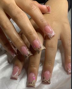 Short Square Hello Kitty Nails, Short Nails Hello Kitty, Sanrio Nails Short, Hello Kitty Short Nails, Hello Kitty Nails Short, Y2k Nails Pink, Pink Hello Kitty Nails, Nana Nails, Nails Hello Kitty