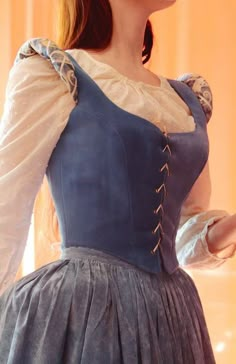 Old Dress, Corset Styles, Elegant Outfit Classy, Old Fashion Dresses, Diy Clothes Design, Fancy Blouses, Fashionista Clothes, Historical Dresses, Classic Dress