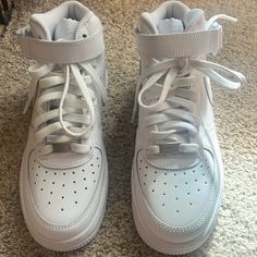 New Without Box Or Tags Air Force 1 ‘82 Triple White “Sheed” High Top Nike Shoes Boys, Nike High Top, High Top Air Force, Womens White Trainers, Nike Air Force 1 Mid, Nike Shoes Air Force, Nike High Tops, Nike High, Air Force 1 Mid