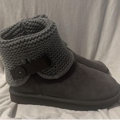 Brand New Never Worn Gray Uggs Women’s Size 7 Grade For Winter Super Cute For Fall Are Able To Wear Two Different Ways As Seen In Picture Always Open To Reasonable Negotiation. Quality As Seen In Pictures Gray Uggs, Uggs Women, Grey Uggs, New Uggs, Shoes Grey, Womens Uggs, Ugg Shoes, Slippers, Super Cute