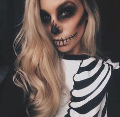 Halloween ☠️ Makijaż Sugar Skull, Extreme Make-up, Fete Emo, Makeup 2022, Halloweenský Makeup, Halloween Make-up Looks, Holloween Makeup, Office Halloween, Betty Draper