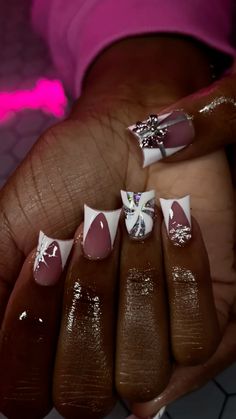 Cute Short Set Acrylic Nails, Pink Christmas Short Nails, Christmas Sets Nails, Short Duckies Nails, Cute Shorties Acrylic Nails, Short Acrylic Nails Christmas, Short Christmas Nails Ideas, Christmas Nail Ideas Short, Christmas Nail Sets