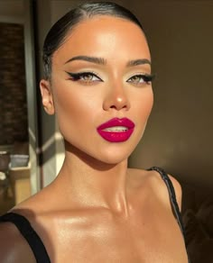 Bold Lipstick Makeup, Date Night Makeup, Red Lip Makeup, Glam Makeup Look, Foto Poses, Lipstick Makeup, Red Lipstick