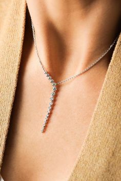 Juwalary Design, Trending Necklace, Womens Diamond Necklace, Gold Necklace For Women, Diamond Pendants Designs, Diamond Pendant Sets, Diamond Necklace Designs, White Gold Necklace, Diamond Necklace Set