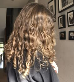 Long Curly Hair Ideas, Layered Haircuts Bob, Bob Pixie Haircut, Medium Length Layered Haircuts, Curly Hair Ideas, Hairstyles For Summer, Bob Pixie, Hairstyle Trends, Hairstyle Inspiration