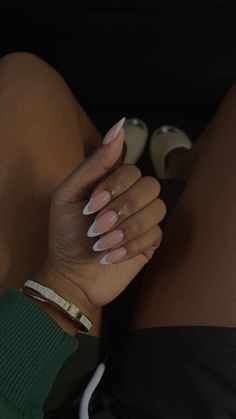 Oval Tips Nails, Shaped French Tip Nails, Black Feminine Nails, Aesthetic Almond French Tip Nails, Classy Girl Nail, Cute Almond French Nails, Natural Nail Ideas Almond, Acrylic Nail Designs For Work, Oval French Tips Nails