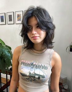 Shag Haircuts Short Hair, Shag Hair With Bangs Medium, Shaggy Hair Shoulder Length, Shag No Bangs Hairstyles Medium, Short Layered Haircuts Thick Hair, Shirt Hair Aesthetic, Shag On Short Hair, Choppy Layers Bob, Short Shag Bob Hairstyles