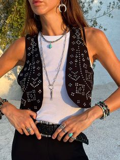 Boho Vest Outfit, Outfits Calor, Boho Rocker Chic, Chocolate Shakes, Summer Day Outfits, Boho Rocker, Trendy Outfit Inspo, Outfits For Mexico, Boho Vest