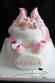 Baptism Cake Girl, Heart Shaped Birthday Cake, Baby Reveal Cakes, Chocolate Cake Designs, Decorações Com Comidas