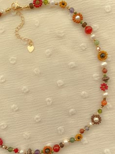 Beaded Chocker Ideas, Bead Necklace Designs, Indie Necklaces, Beaded Necklace Flower, Flowers Necklaces, Flower Bead Necklace, Flower Beaded Necklace, Jewelry Making Ideas, Beaded Flower Necklace