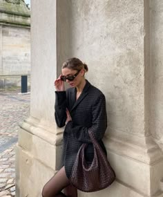 Bottega Hobo Bag Outfit, Bottega Hobo Bag, Bottega Veneta Hobo Bag Outfit, Bottega Veneta Bag Street Style, Bottega Hobo, Bottega Bag Outfit, Bottega Veneta Bag Outfit, Vintage Bag Outfit, Bottega Veneta Outfit