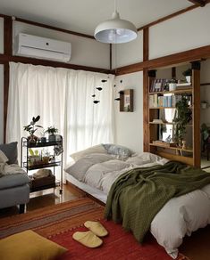 Danish Style Bedroom, Heels Elegant, Room Green, Footwear Fashion, Slaap Lekker, Lady Shoes, Interior Room, Apartment Decor Inspiration