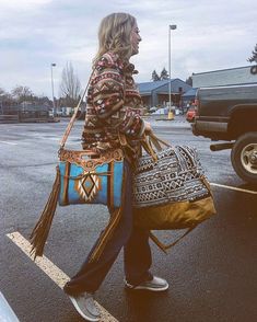 Target Purse, Nfr Outfits, Western Bag, Cowgirl Accessories, Western Wear Outfits, Cute Country Outfits