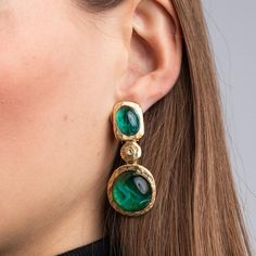 Emerald Earrings Aesthetic, Pacchala Haram, Vintage Emerald Earrings, Accessories Closet, Fashion Atelier, Emerald Cabochon, Emerald Earrings Drop, Jewel Wedding, Dope Jewelry