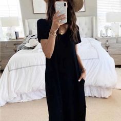 New Boutique Brand S 4-6 M 8-10 L 12-14 Oversized Fit Black Solid Maxi Dress For Workwear, Casual Solid V-neck Midi Dress, Casual Solid Maxi Dress For Work, Relaxed Fit Casual Maxi Dress For Work, Black V-neck Maxi Dress For Work, Casual Relaxed Fit Maxi Dress For Work, Casual Solid Color Maxi Dress For Daywear, Black Short Sleeve Maxi Dress For Loungewear, Black Solid Color Maxi Dress For Day Out