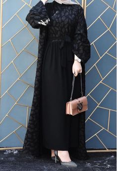 Black Burqa, Abaya Designs Latest, Hijabista Fashion, Girls Cotton Dresses, Womens Dress Coats, Women Dresses Classy