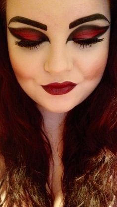 Vampire Makeup Looks, Vampire Makeup Halloween, Make Up Diy, Devil Makeup, Jester Costume, Drag Make-up, Vampire Makeup