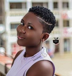 Fade Haircut Women, Crown Inspiration, Short Fade Haircut, Shorthair Hairstyles Short Styles, Cabello Afro Natural