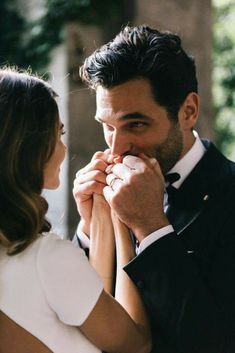 Ideas Bodas, Bridal Tips, Wedding Couple Poses Photography, Wedding Dresses With Sleeves, Wedding Couple Poses