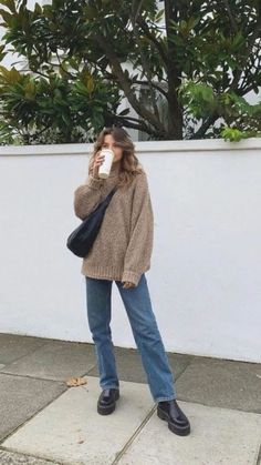 Chloe Hayward, Jumper Outfits, Vinter Mode Outfits, 00s Mode, Chique Outfit, Look Legging, Skandinavian Fashion, Autumn Fits, Looks Street Style