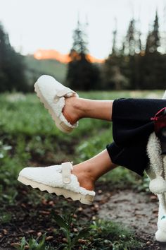 Sorel VIIBE Slipper Cozy-Natural/Bleached Ceramic Sorel Clogs Outfit, Slipper Photography, Croc Outfits, Goth Platform Boots, Pregnancy Fashion Fall, Natural Bleach, Clogs Outfit, Boutique Clothing Store, Childrens Clothing Boutique