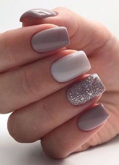 Portland Style and Beauty Blogger, Topknots and Pearls, shares a round up of over 30 Holiday Nail Ideas for inspiration for your next salon appointment. Glitter Gel Nail Designs, Nails Design Short, Nails Basic, Nagellack Trends, Square Nail Designs, Nail Colors Winter, Nail Art Designs Summer, Glitter Gel Nails, Short Square Nails