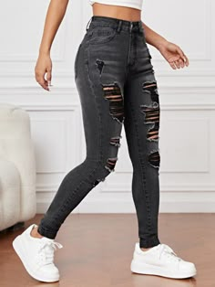 Gris Oscuro  Collar  Mezclilla Liso ajustado Embellished Estiramiento medio Dark Color Outfits For Women, Outfit Ideas Cute Casual, Black Ripped Jeans Outfit, Grey Ripped Jeans, Cute Ripped Jeans, High Waisted Ripped Jeans, Ripped Jeans Outfit, Womens Ripped Jeans, Black Ripped Jeans