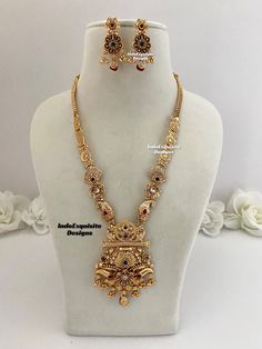 Matt gold finish Raani Haar(long necklace) comes with Earrings/bridal jewellery/south Indian long necklace Set/Rajwadi Rani Haar/Guttapusalu necklace/ one 1 gram gold/Ruby Green  All items are shipped from Brampton, Ontario, Canada. If you need your item by a certain day, please reach out to us for express delivery option before placing the order so that we can update the shipping for you. Standard shipping/delivery timeline Below are the estimated delivery times after the order is shipped/dispatched.  ---> USA delivery timeline * 3-5  business days to major urban centers in USA. It may take 2-3 days extra to remote locations ---> Canada delivery timeline  * 2-3 business days - GTA  & Montreal  * 2-4  business days - Rest of Ontario/Quebec * 4-6 business days-  Rest of Canada (Please consi Luxury Gold Long Kundan Necklace, Rani Haar Gold Indian Bridal, Rani Haar Gold, Jewellery South Indian, Kundan Long Necklace, Guttapusalu Necklace, Brampton Ontario, Gold Bracelet Simple, Rani Haar