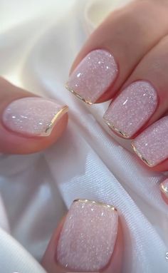 Nail Art For Brides, Nail Colors Simple, Nails Ideas Square, Almond Nails Ideas, Square Nails Ideas, Fall Nails Designs, Old Money Nails, Money Nails, Golden Nails