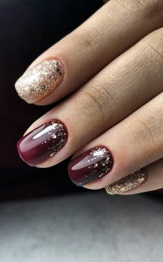 Maroon And Sparkle Nails, Maroon With Glitter Nails, Short Round Nye Nails, Wine And Gold Nails Designs, Wine Gold Nails, Red With Glitter Nails, Kerstnagels Glitter, Nails To Match Burgundy Dress, Maroon Wedding Nails