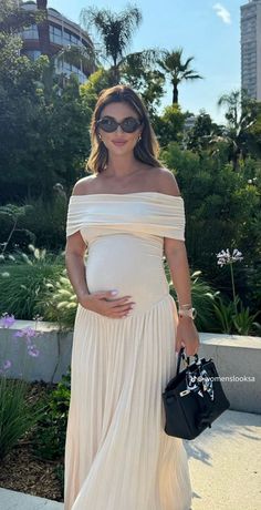 Pregnant White Outfit, Rich Maternity Outfits, Pregnant In Dress, Pregnant Outfits Elegant, Maternity Fancy Dress, Hailey Bieber Maternity, Maternity Long Skirt Outfit, Pregnant Pool Outfit, Negin Mirsalehi Pregnant