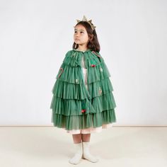 Carnaval Kids, Fantasia Diy, Christmas Tree Costume, Tree Costume, Cape Costume, Green Tulle, Star Headband, Meri Meri, Fabric Stars