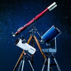 an astronomical telescope and tripod set up to look at the stars