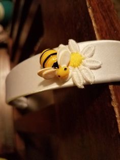 Perfect spring or summer accent for a little girl! Bee Headband Grasshopee, Bumble Bee Headband, Satin Headband, Turban Headbands, Hair Accessories Headbands, Bee, Hair Accessories, Satin, Etsy Uk