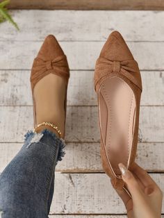 Brown Elegant Collar   Plain Ballet Embellished   Women Shoes Flats Shoes Outfit, Professor Wardrobe, Fall Shoes Flats, Outfit Flats, Work Flats Shoes, Flat Shoes Outfit, Brown Minimalist, Minimalist Flat, Flats Shoes Comfortable