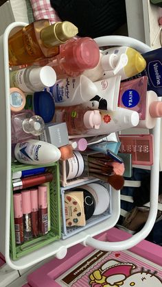 Productos Aesthetic, Make Up Collection, Penyimpanan Makeup, Healthy Makeup, Aesthetic Skincare, Basic Skin Care Routine, Beauty Tips For Glowing Skin, Perfect Skin Care Routine, Affordable Skin Care