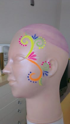 Face Paint Neon Party, Glow Body Painting Ideas, Glow Party Face Paint Ideas, Uv Face Paint Ideas Simple, Glow Face Paint Ideas, Neon Facepainting, Neon Face Paint Ideas Simple, Neon Party Makeup Ideas, Neon Party Makeup