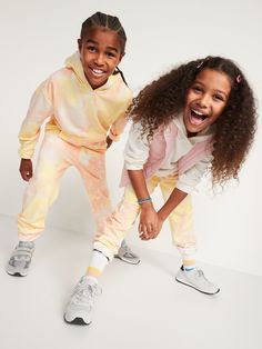 Clothes in Common, a new gender-neutral collection for you, for we, for them.  Because, we all deserve to look and feel comfortable & confident in our selves…and in our clothes.  These sweatpants are totally awesome & gender neutral, too.  Wearable Kids Clothing Photoshoot, Kids Fashion Photoshoot, Uniqlo Kids, Kids Talent, Fashion Nova Plus Size, Plus Size Fall Fashion, Spring Kids, Kids Mood, Totally Awesome