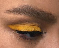 Makeup Inspo - by @sarah.feingold on instagram http://ift.tt/25d3eEv Janet Van Dyne, Hufflepuff Aesthetic, Van Dyne, Behind Blue Eyes, Smoky Eyes, Beauty Inspo, Yellow Aesthetic, Makeup Goals