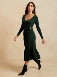 Trendy Fashion Banana Republic Ribbed V-Neck Sweater Dress, Gift Green SIZE M #787166 O1209H, Womens Dresses Pnw Fall, V Neck Sweater Dress, Sweater Dress Pattern, Dressing Table Ideas, Green Sweater Dress, Dresses Casual Fall, Ribbed Sweater Dress, Soft Dramatic, Dresses 2022