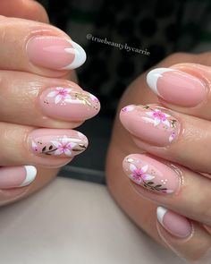 #shortnail #springnails #goldenflowernails #flowernails #springshortnail Summer Flower Nail Art, Purple Nails With Flower Design, Flower Biab Nails, Nail Floral Designs, Lilies Nails, Biab Nails Inspiration, Lily Nail Art, Nails Vacay, Biab Nail