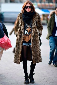 Leopard Print Coat Outfit, Print Coat Outfit, Women Leggings Outfits, Leopard Print Outfits, Leopard Coat, Leopard Print Coat, Legging Outfits, Outfit Jeans, Street Style Trends