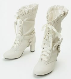 White Clothes Men, Boot Inspiration, Pretty Boots, The White Queen, Dr Shoes, Classic Boots, White Boots, Queen Bee, Pretty Shoes