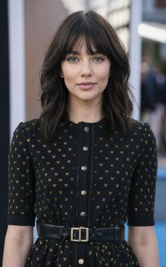 35 Gorgeous Mid-Length Haircuts with Layers You'll Love in 2024 Hair Layers Medium Length, Black Hair Layers, Mid Hairstyles, Mid Length Layered Haircuts, Dark Brunette Hair