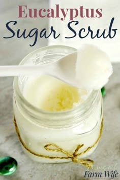 Make Sugar Scrub, Taco Salad Dressing, Homemade Body Lotion, Spa Hacks, Homemade Sugar Scrub, Body Scrub Recipe, Scrub Diy, Scrub Homemade, Sugar Scrub Homemade