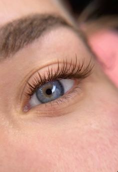 Наращивание ресниц, коричневые ресницы. Москва, метро Кантемировская Types Of Eyelash Extensions, Natural False Lashes, Pretty Brown Eyes, Lashes Extensions