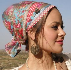 Colourful mitpachat- I love to wear pretty headcoverings How To Wear A Scarf, Head Color